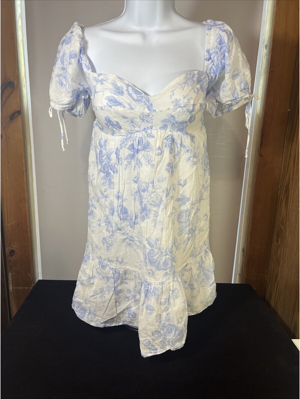 Sky to Moon Dress Womens Medium Short Sleeve Blue Floral